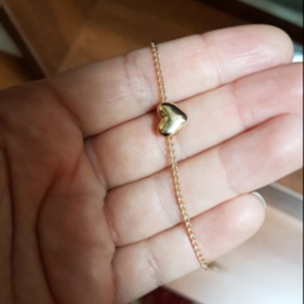 🆕 Gold Toned Heart Shaped Necklace!!!